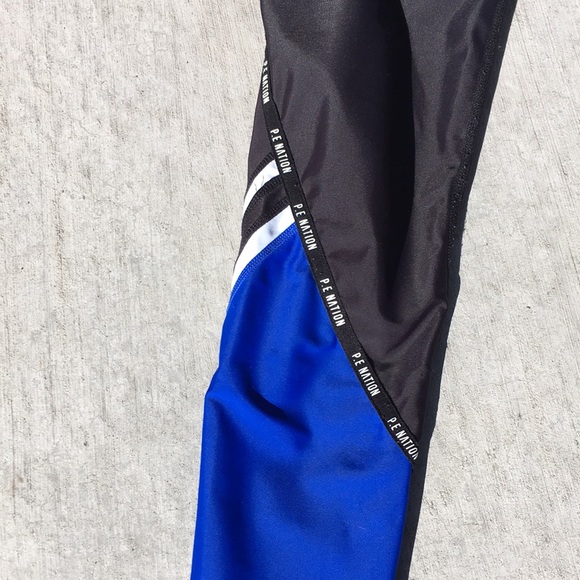 P.E Nation Open Stroke legging - Picture 7 of 16